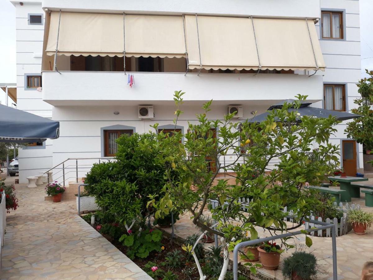 Villa Vela 사밀 외부 사진